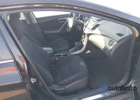 2015 Hyundai Elantra Se z USA, uszkodzony, nr VIN 5NPDH4AE9FH552300